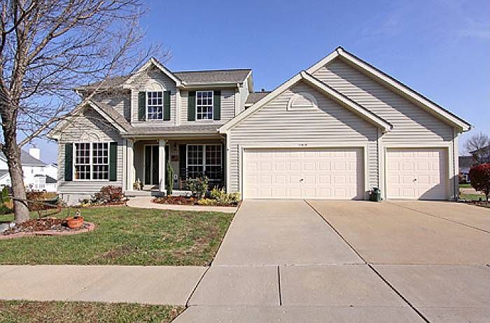 Vinyl Siding*Porch*3 Car