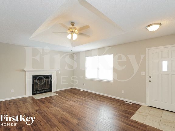 4th image of 2116 NE Cromwell St