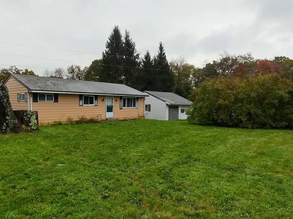107 Maple Shade Rd, Cranberry, PA 16319