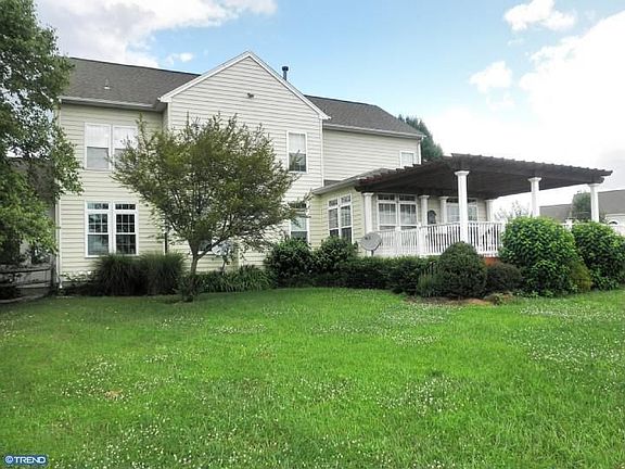 3rd image of 101 Laks Dr