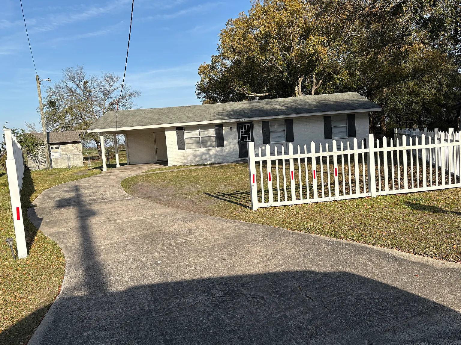 3 bed, 1.5 bath, 988 sqft, $1,850 — Photo 1