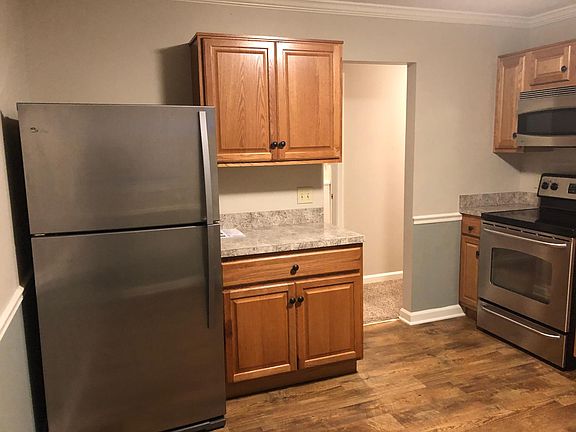 3rd image of 3583 Beaumont Dr
