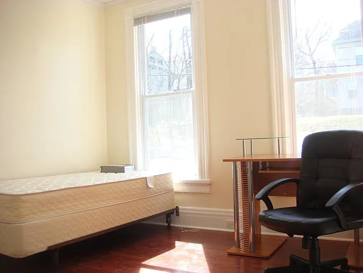117 Comstock Pl — Photo 5