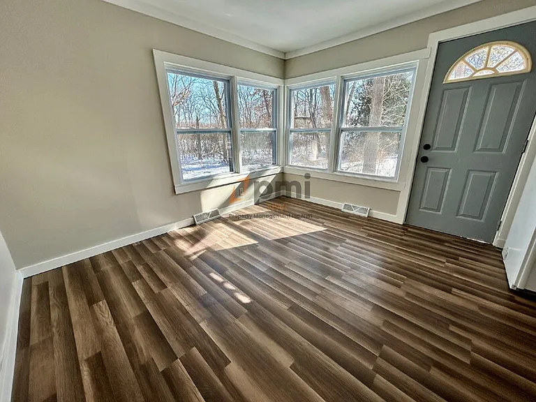 14725 Bryan St — Photo 9