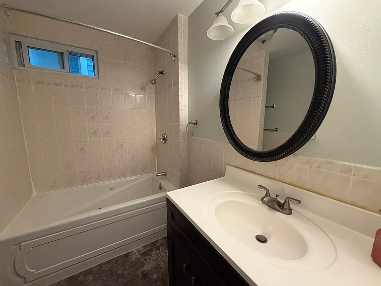 184 Green St #1 — Photo 9