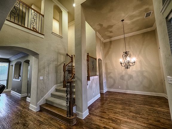 Entrance: dining room right