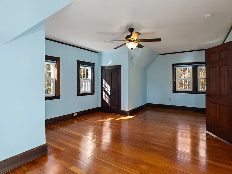 61 Woodlawn Ave — Photo 11