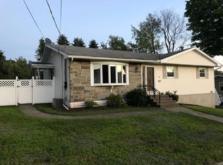 111 Mackie Ln, Taylor, PA 18517