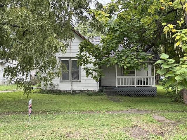 2nd image of 619 N Cedar St