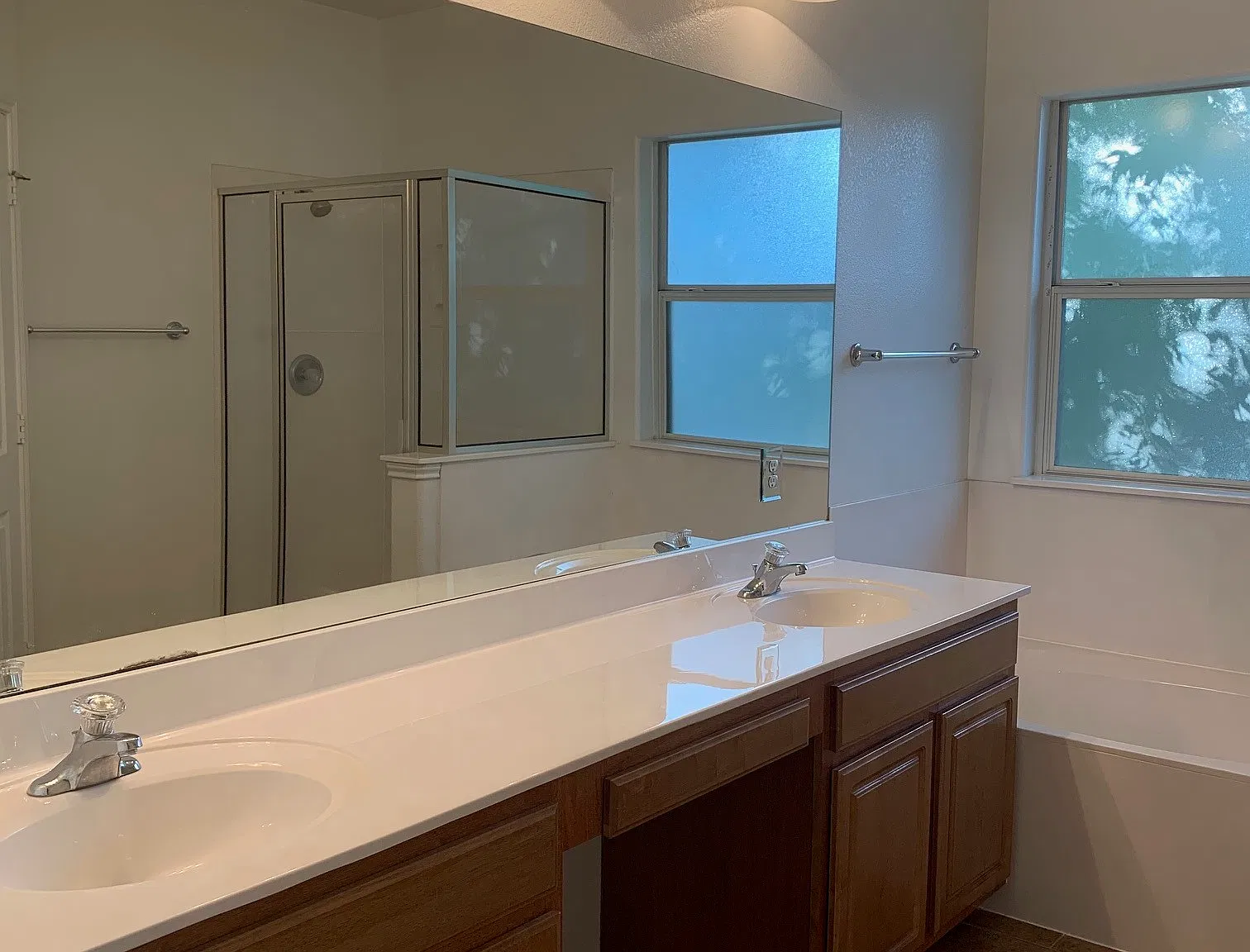 4 bed, 2000 sqft, $4,000 — Photo 4