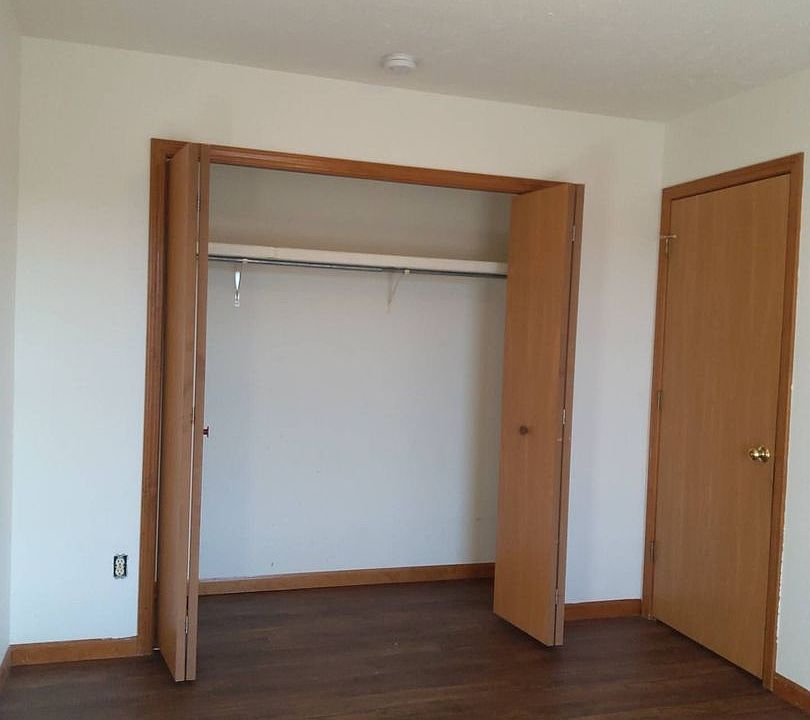 1st image of 265 Woodridge Ct APT D