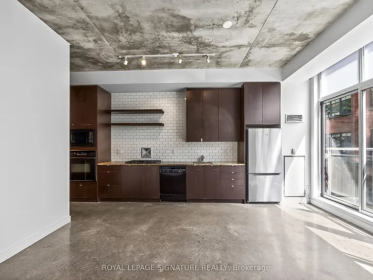 23 Brant St #213 — Photo 12