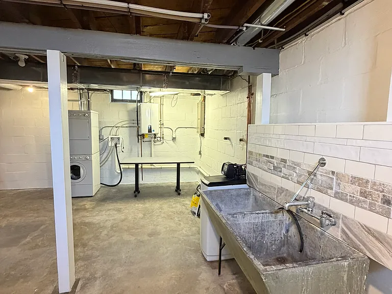 221 Houston Pl — Photo 29