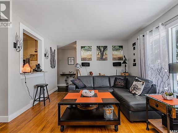 4th image of 2623 Albert Ave