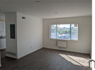 1812 Colonnade Rd, Cleveland, OH 44112