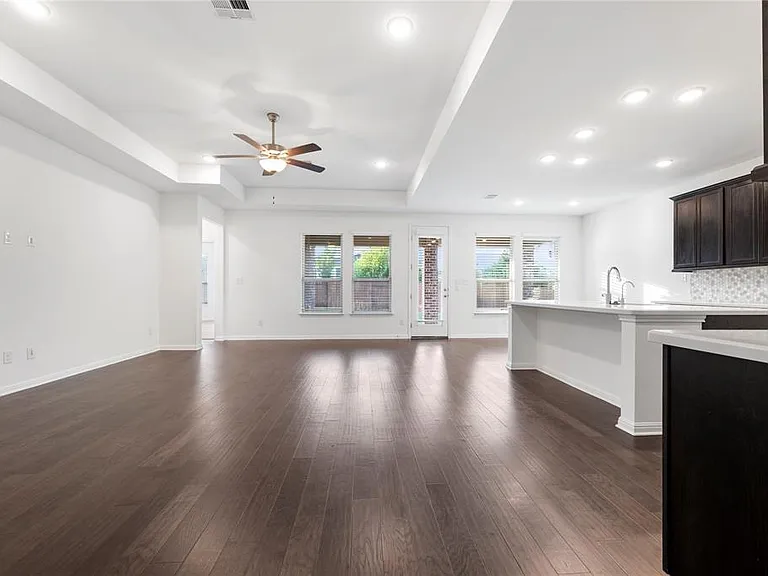 5146 Veranda Ter — Photo 13