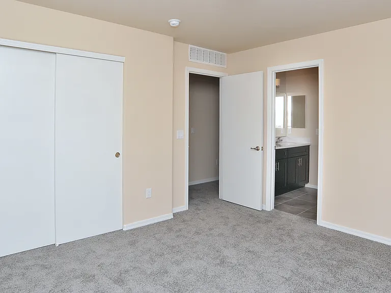 1218 E Blacklidge Dr #1101 — Photo 9