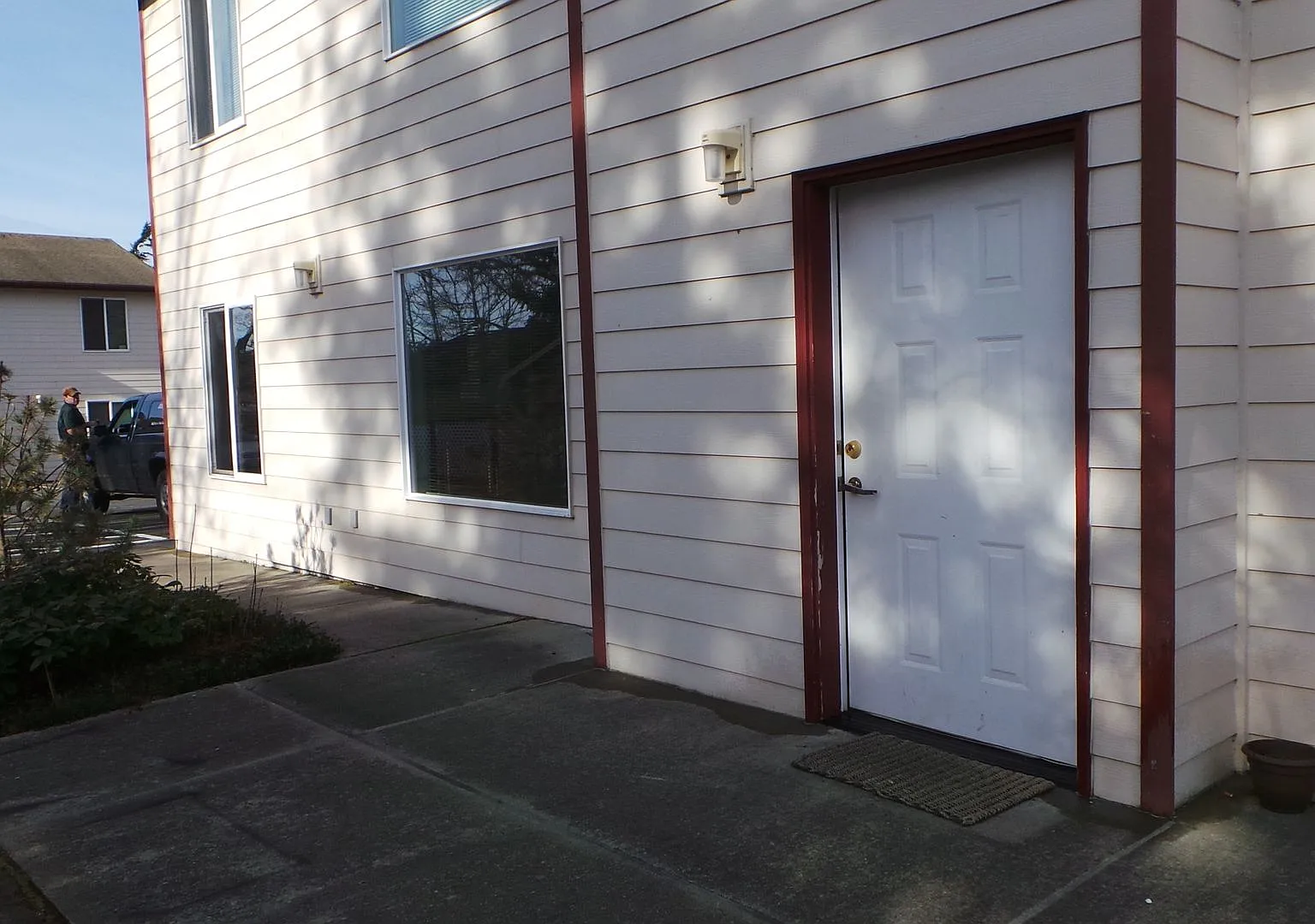 931-B SE Ely St — Photo 2