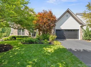 598 Lake Ridge Dr, South Elgin, IL 60177