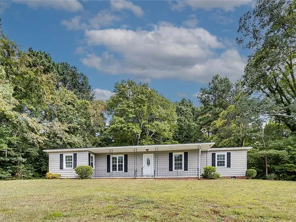 933 E Salisbury St, Asheboro, NC 27203