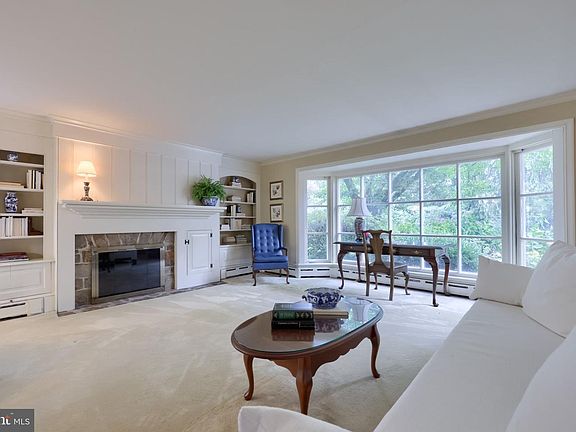 3rd image of 9 Cedar Ln
