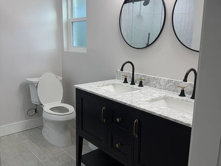 300 Oak Tree Ln — Photo 13