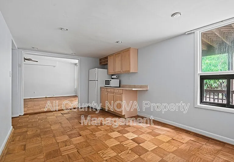 8108 Timber Valley Ct — Photo 10