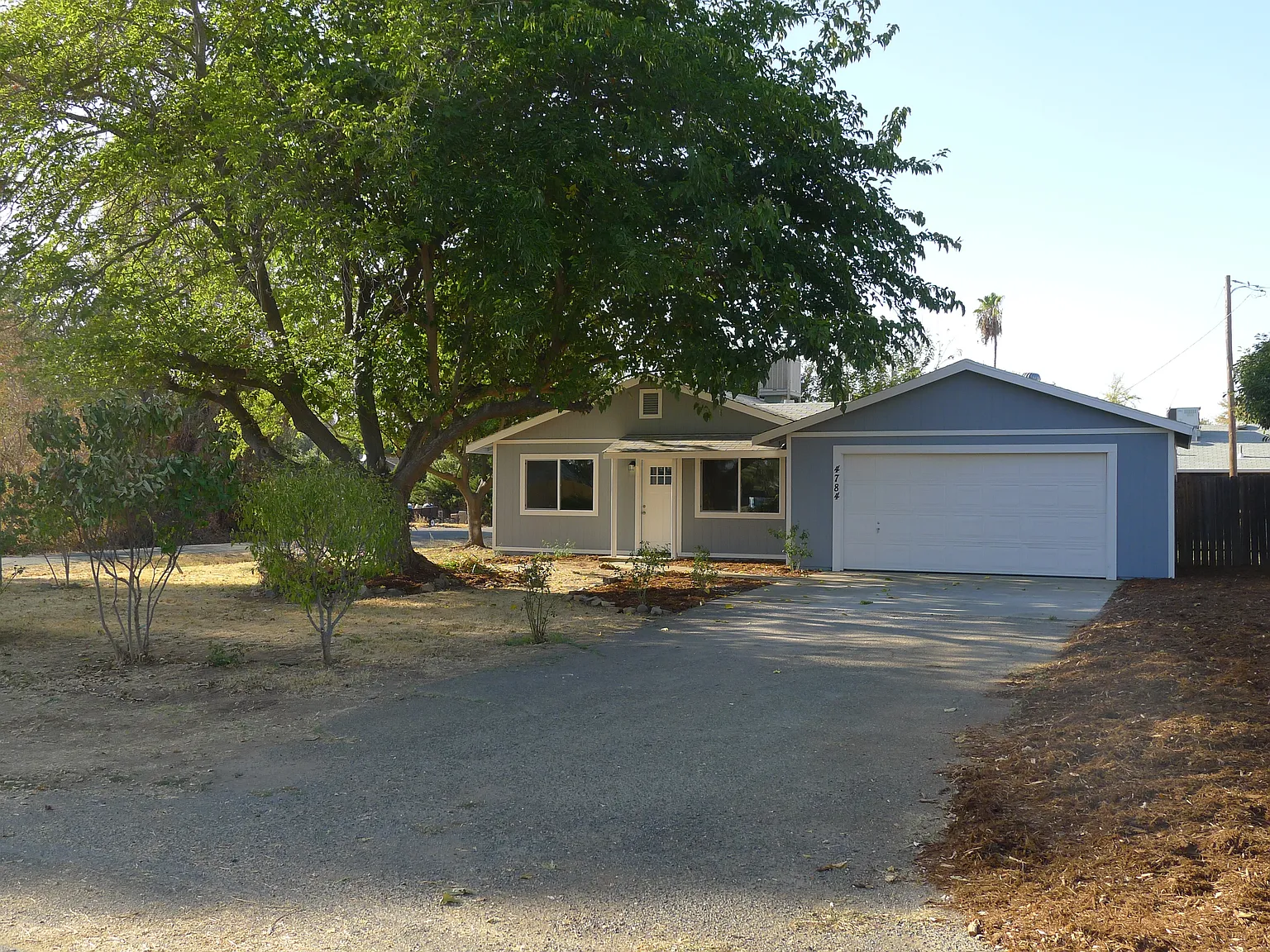 4784 F St photo 1