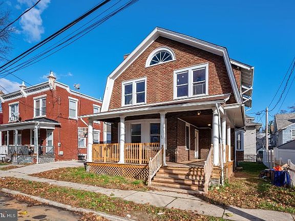2nd image of 46 Hopkins St