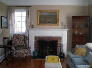 24 Rockville Dr, Baldwin, NY 11510