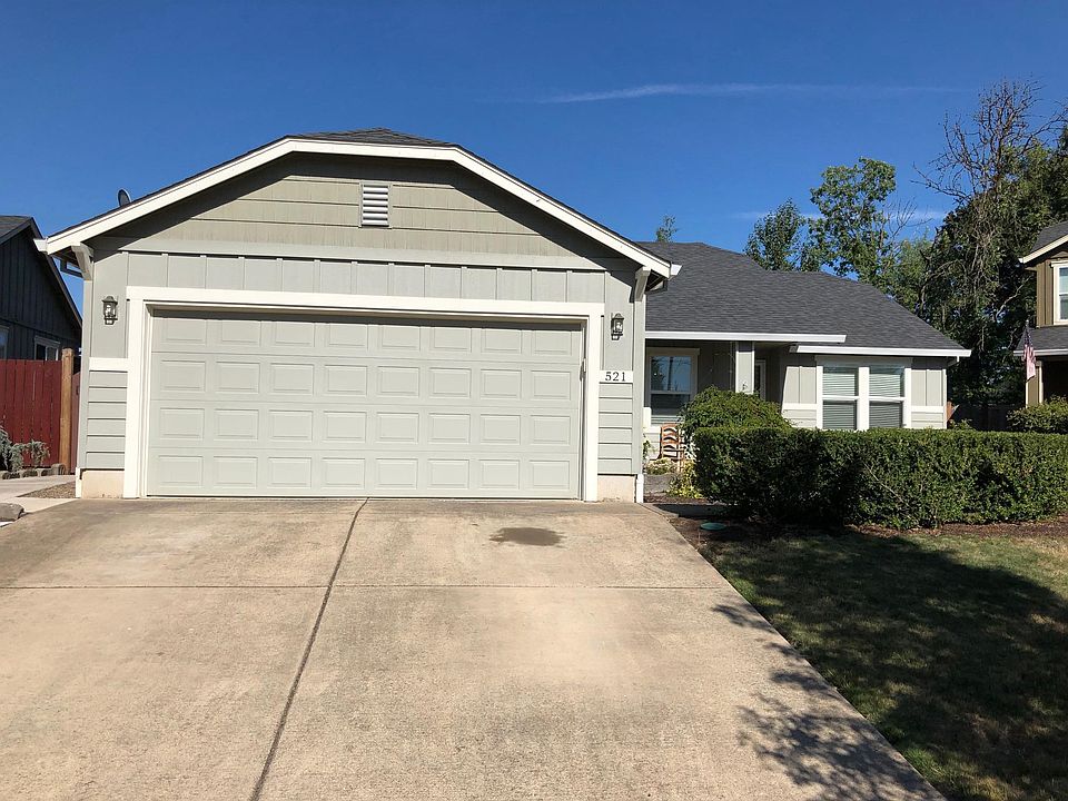 2nd image of 521 Avalon Ct NE