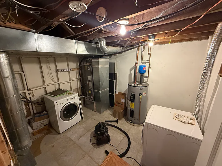 28 Walnut St NW — Photo 35