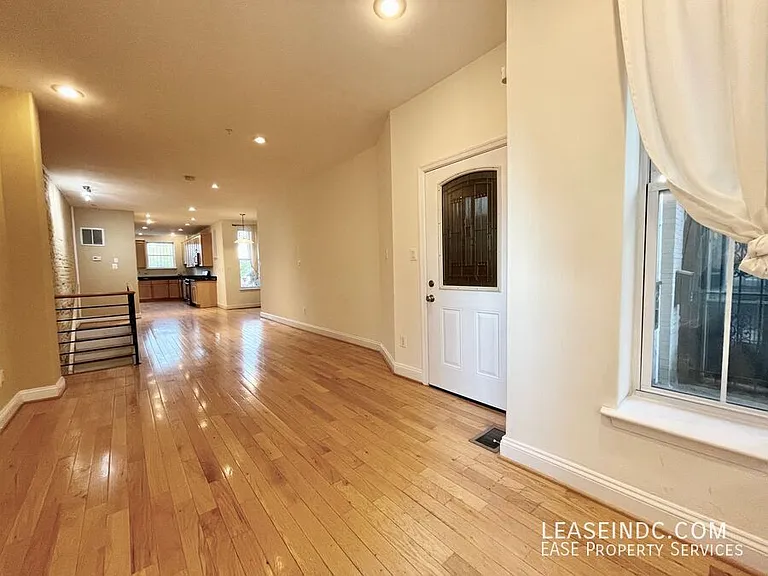 68 V St NW #1 — Photo 2