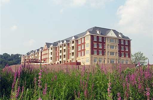 2nd image of 100 Vista Circle Dr #403