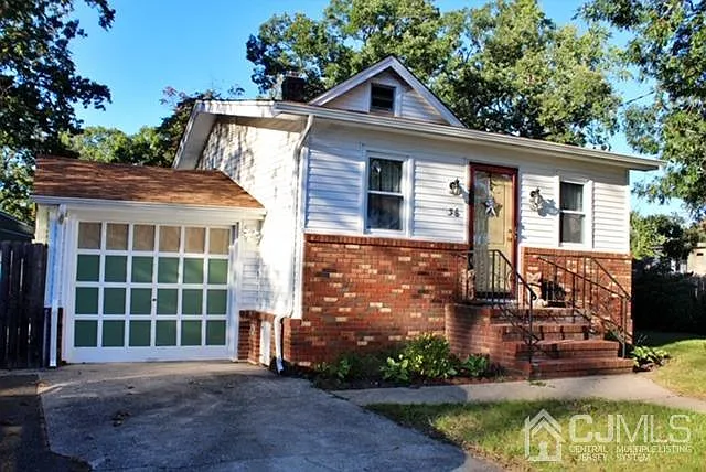 36 Erickson Ave photo 1