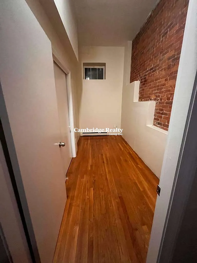 4 bed, 2.0 bath, $7,200 — Photo 3