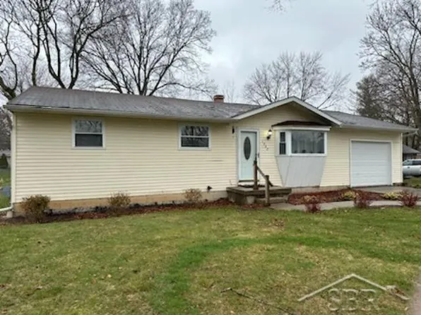 1402 Pius St, Saginaw, MI 48638