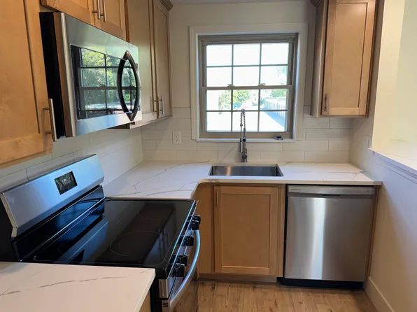 86 Wehrle Dr APT 4, Buffalo, NY 14225