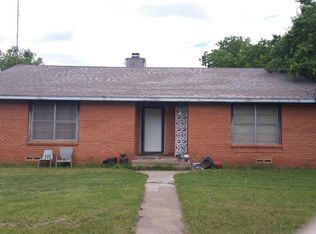 149 Valentine St, Windthorst, TX 76389