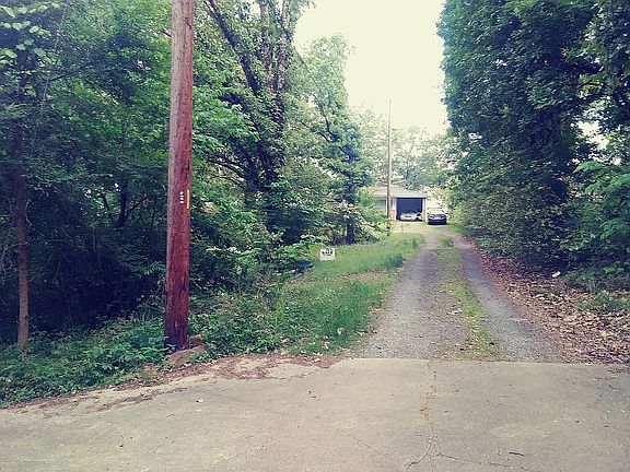 3rd image of E Lee Ave