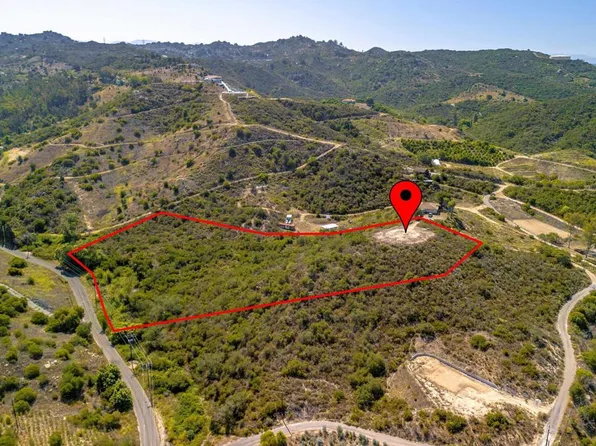 27 Daily Rd, Fallbrook, CA 92028