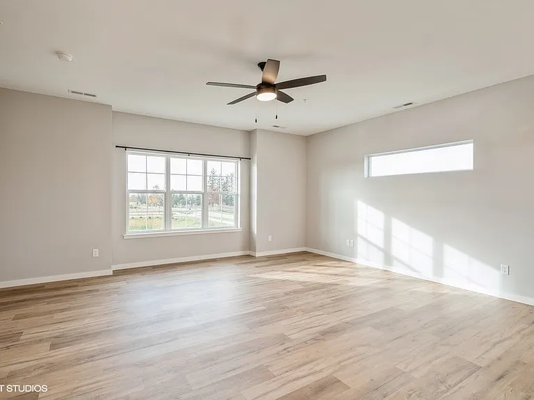 Rookwood Commons — Photo 11
