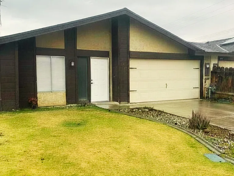 2616 Loch Ness Ct — Photo 1