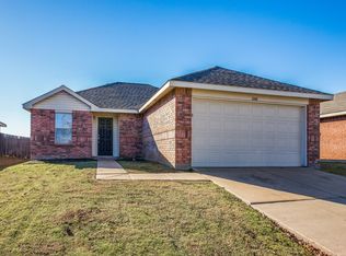 1348 Castle Ridge Rd, Fort Worth, TX 76140