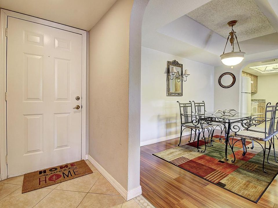 1st image of 10444 N 69th St APT 212