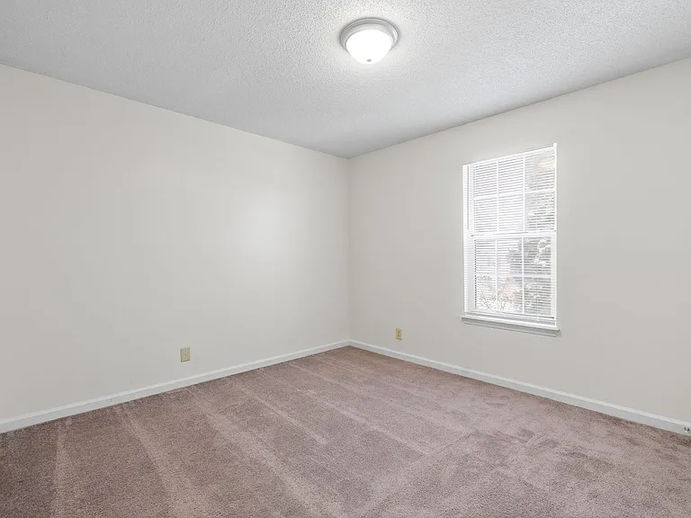 Baltimore Drive - 1731 — Photo 18