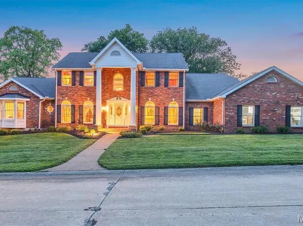 8831 Gladlea Dr, Saint Louis, MO 63127