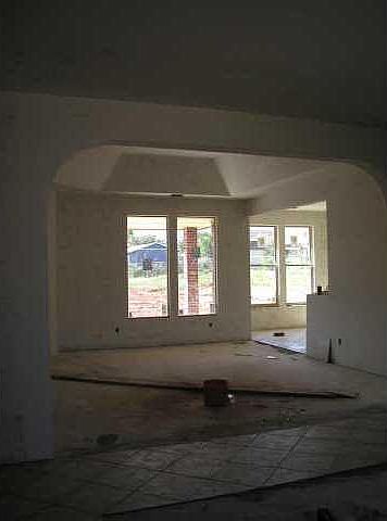 2nd image of 1404 W Spoon Ter