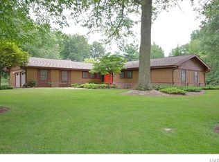 7 Ridge Crest Dr, Chesterfield, MO 63017