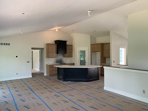 5th image of 7060 Pinehurst Dr NE